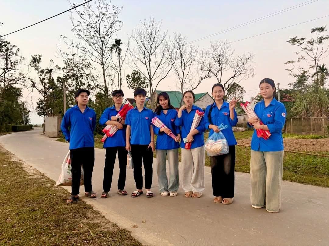 Tuổi trẻ xã Đức Quang và những dấu chân tình nguyện làm nên hơi ấm mùa Xuân.