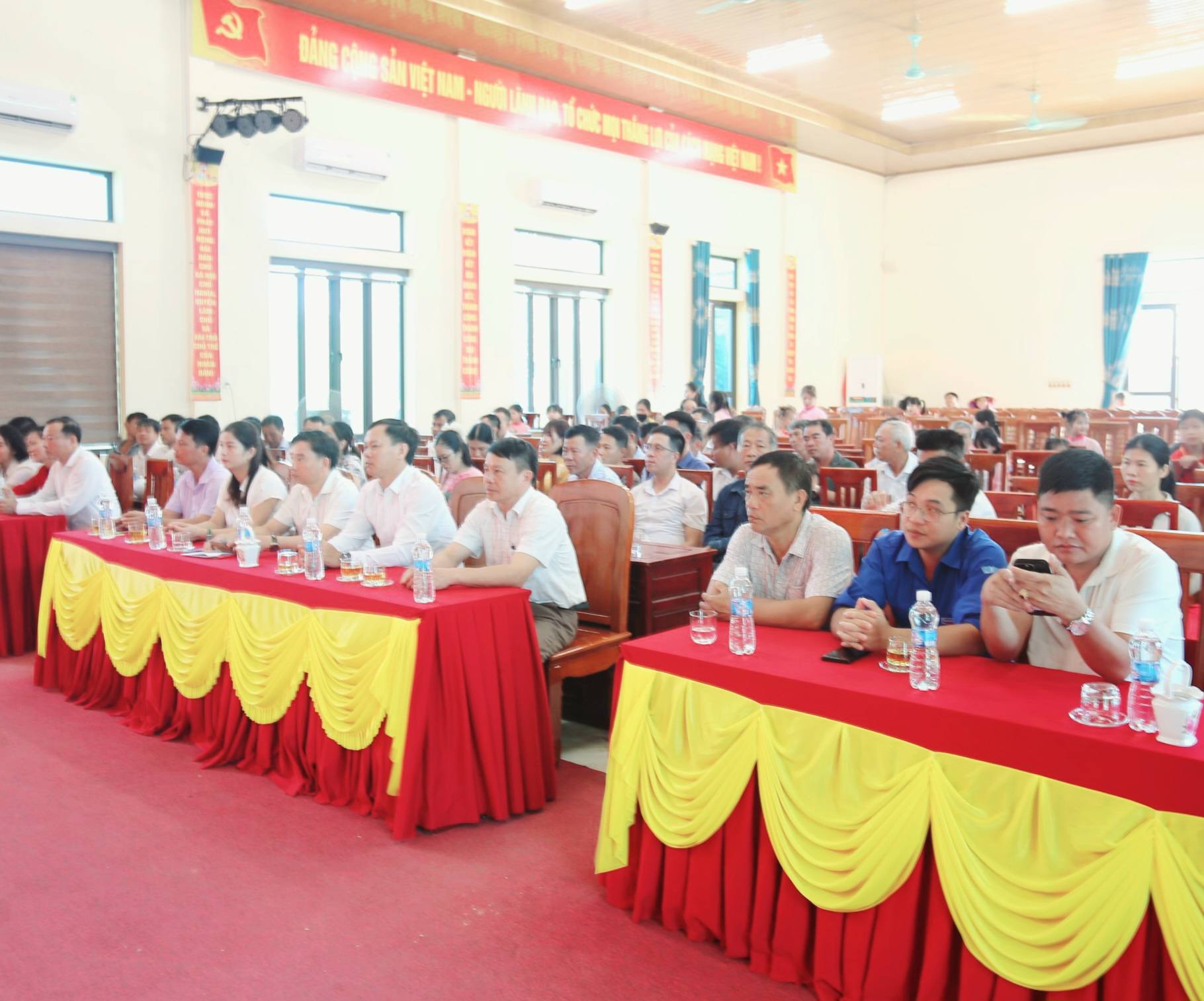 ĐỨC QUANG: GẶP MẶT KỶ NIỆM 21 NĂM NGÀY DOANH NHÂN VIỆT NAM (13/10/2004 – 13/10/2025)