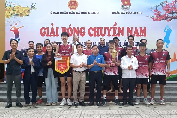 Đội tuyển thôn Tiền Phong vô địch giải bóng chuyền nam Xuân Bính Ngọ 2026 xã Đức Quang.