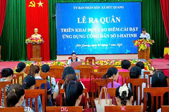 Xã Đức Quang ra quân đợt cao điểm cài đặt ứng dụng Công dân số i-Hà Tĩnh tích hợp nền tảng phản ánh hiện trường 