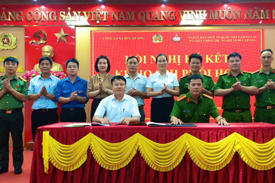 Đức Quang: Ký kết Kế hoạch phối hợp nâng cao hiệu quả phong trào toàn dân bảo vệ an ninh Tổ quốc năm 2026. 
