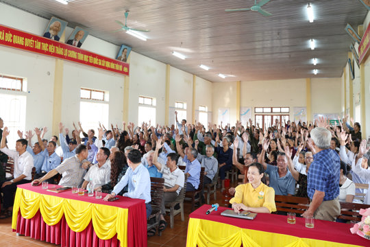 Thành công cuộc bầu cử Trưởng thôn ở xã Đức Quang: Khi những cánh tay đại diện cho niềm tin và kỳ vọng