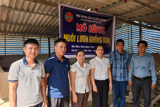Hội Nông dân xã Đức Quang ra mắt mô hình nuôi lươn không bùn tại thôn Đức Vĩnh, mở ra triển vọng làm giàu cho hội viên.