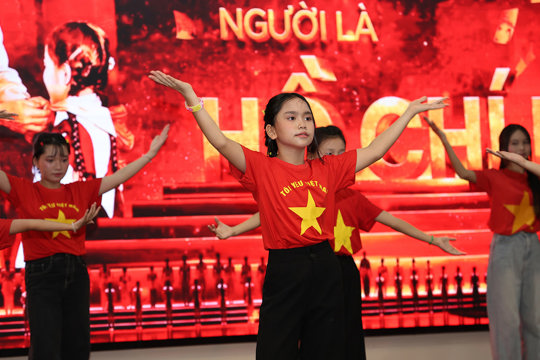Thăng hoa cùng những sắc màu nghệ thuật của thiếu nhi Đức Quang vững bước vào kỷ nguyên mới.