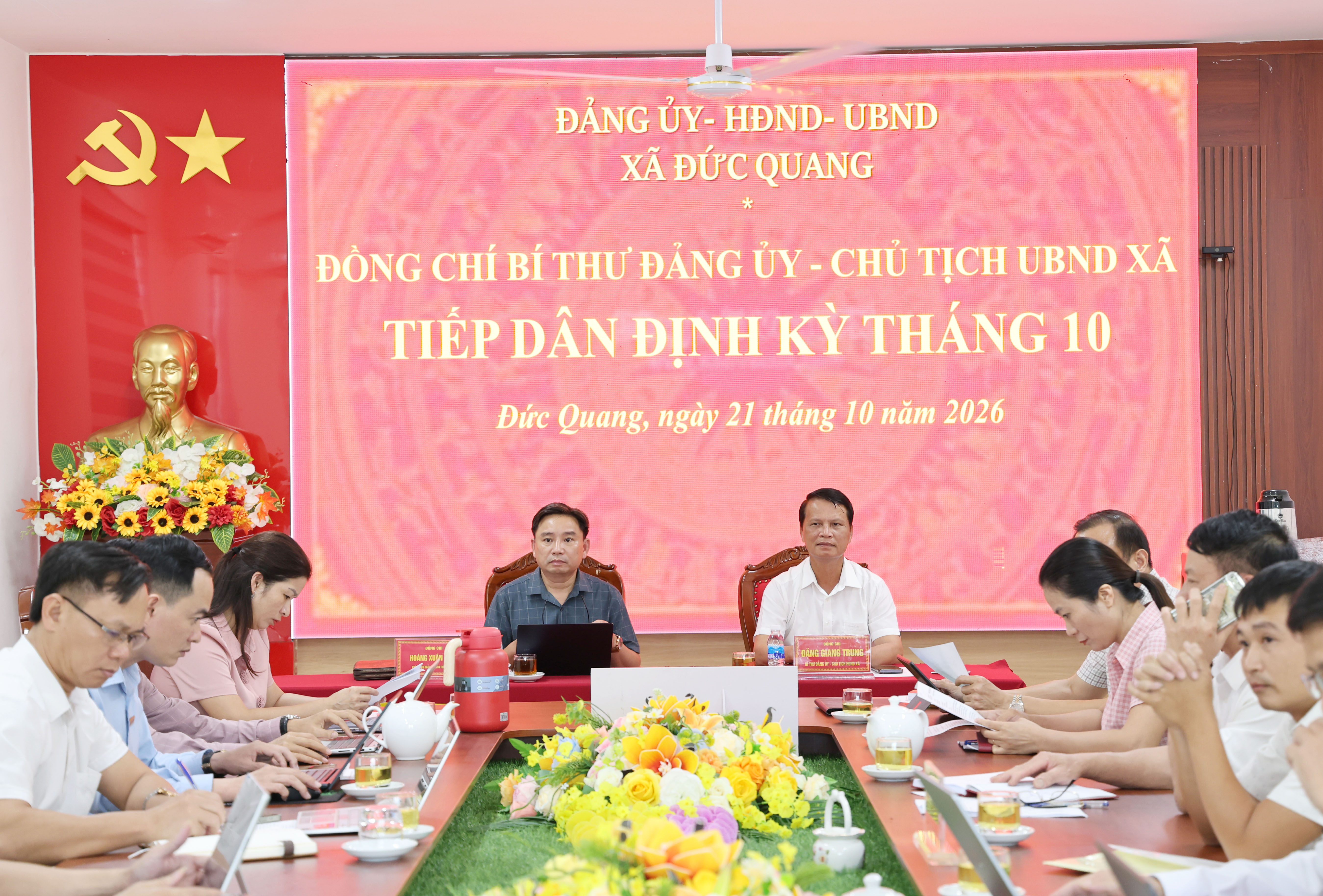 Xã Đức Quang: Đồng chí Bí thư Đảng ủy và Chủ tịch UBND xã tiếp công dân định kỳ tháng 10, chỉ đạo làm rõ một số tồn tại lĩnh vực đất đai