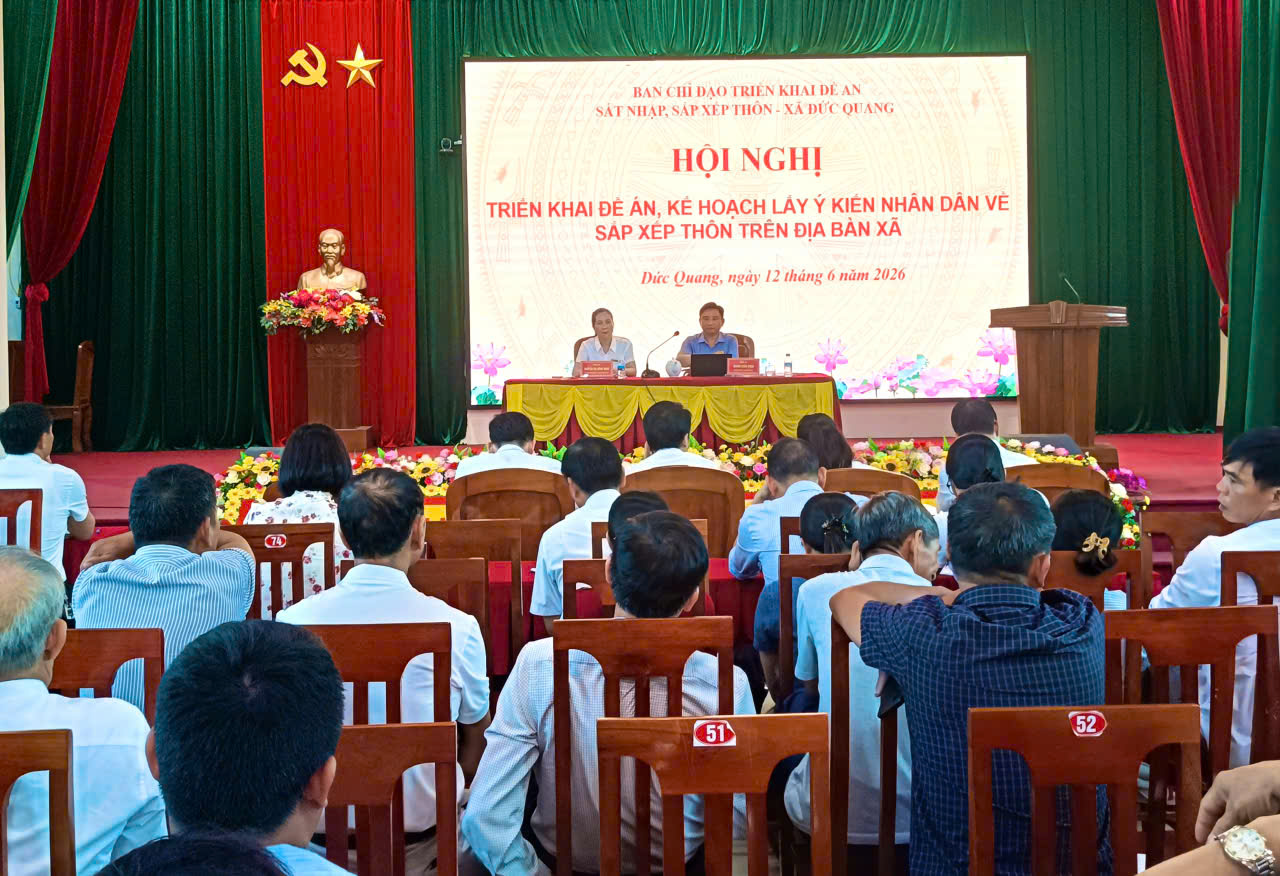 Sáng nay ( 12/6 ) xã Đức Quang tổ chức hội nghị triển khai đề án, kế hoạch lấy ý kiến nhân dân về sắp xếp thôn trên địa bàn xã.