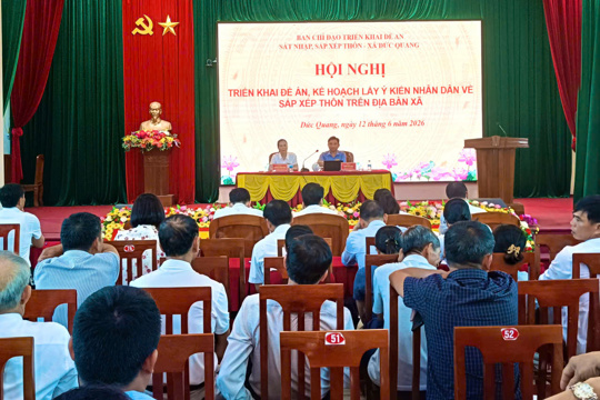 Sáng nay ( 12/6 ) xã Đức Quang tổ chức hội nghị triển khai đề án, kế hoạch lấy ý kiến nhân dân về sắp xếp thôn trên địa bàn xã. 