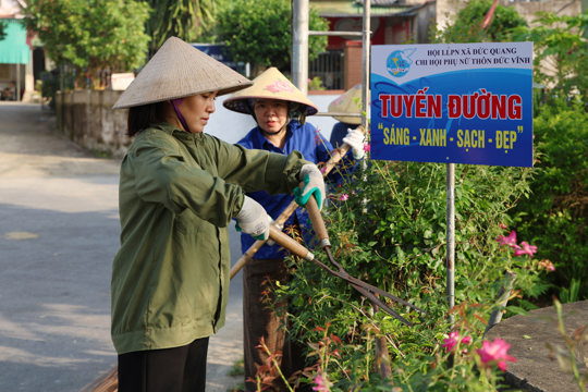 Đức Quang: Sôi nổi Ngày thứ 7 xây dựng NTM ở Chi hội Phụ nữ thôn Đức Vĩnh