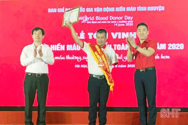 Từ Hà Tĩnh ra Nghệ An hiến máu cứu người bệnh qua cơn nguy kịch 