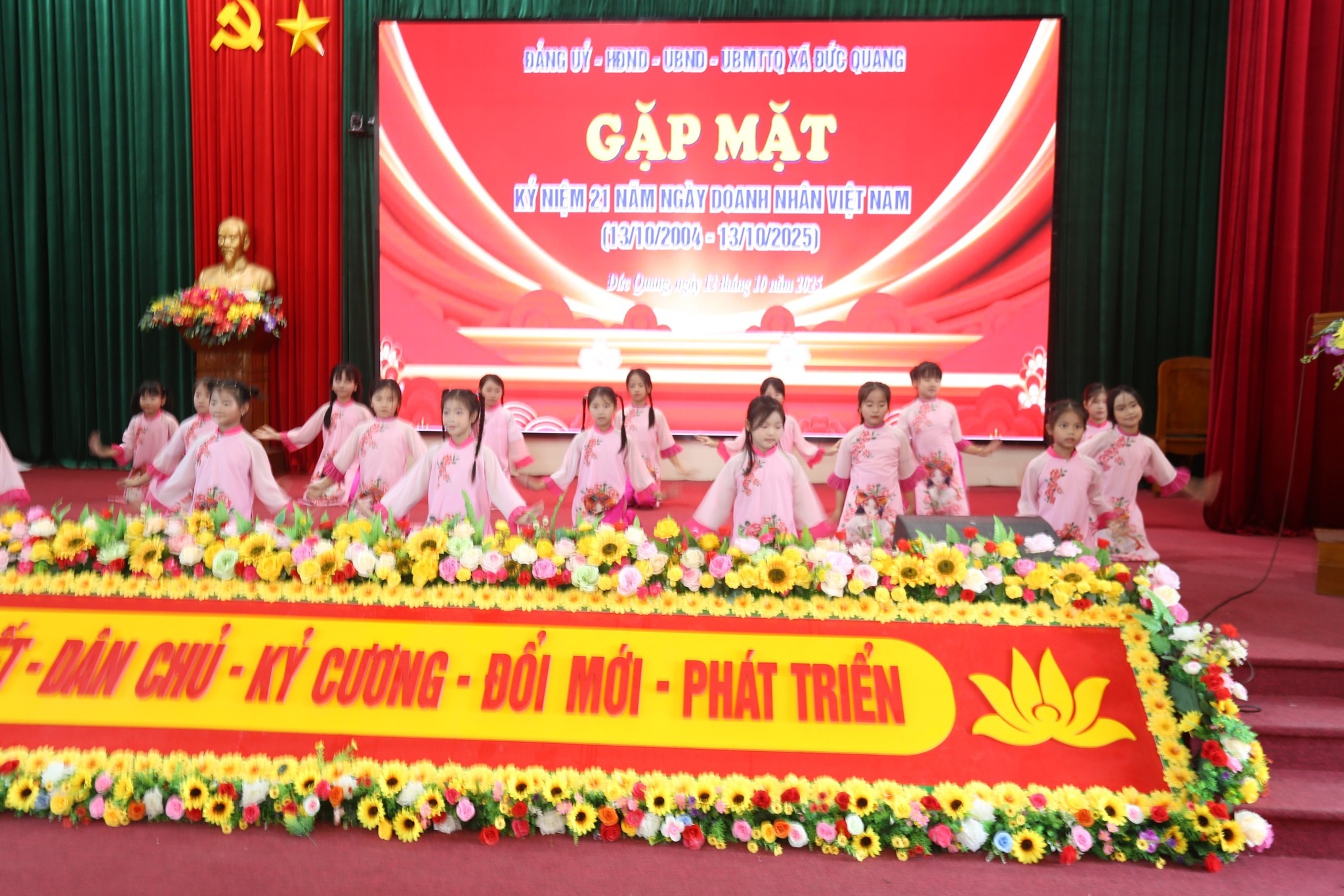 ảnh 4 doanh nh&acirc;n.jpg