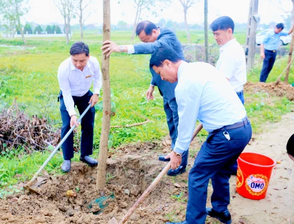 XÃ ĐỨC QUANG RA QUÂN TRỒNG CÂY ĐẦU XUÂN BÍNH NGỌ 2026