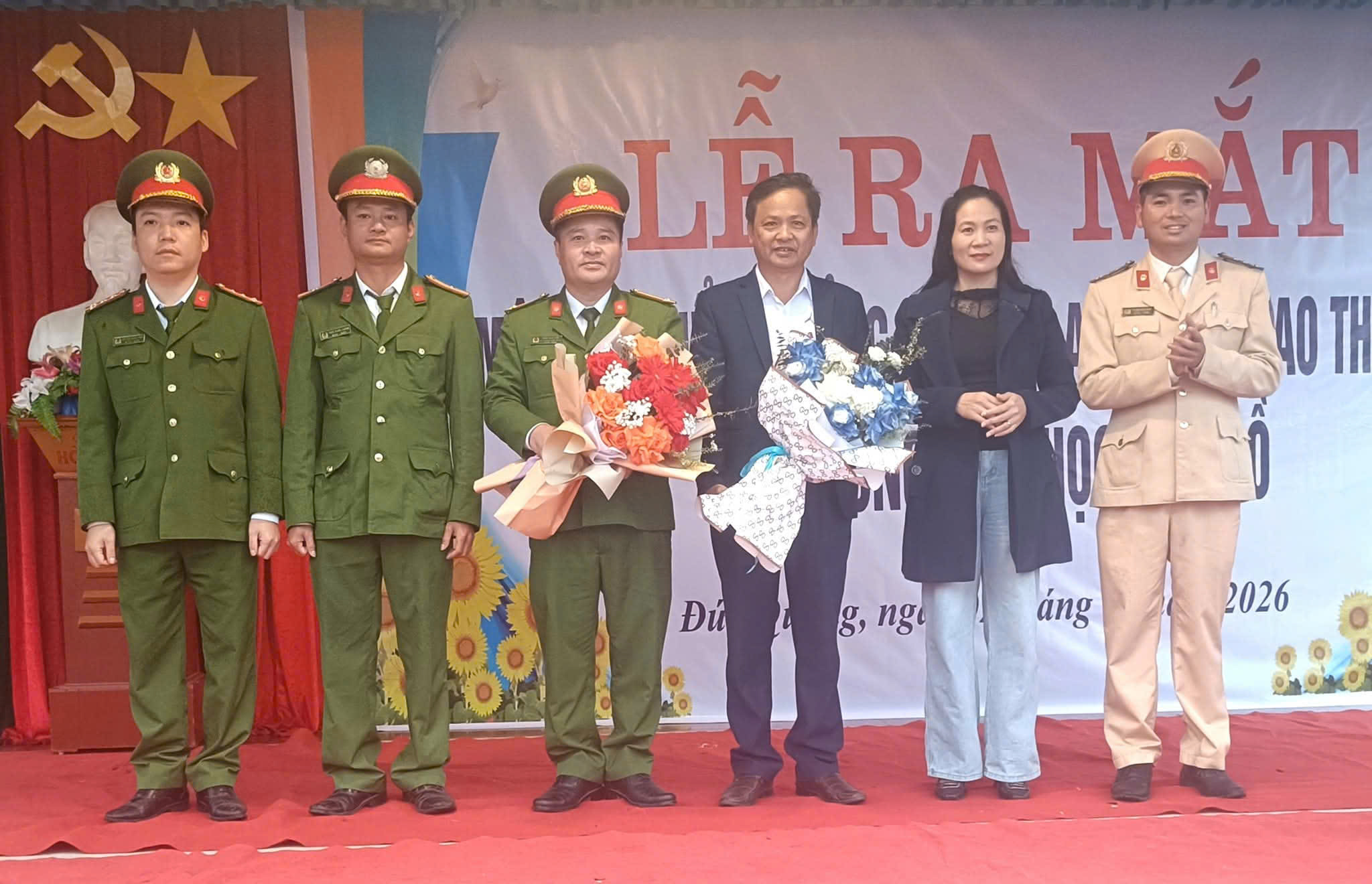 Lễ ra mắt mô hình điểm: Cổng  trường an toàn giao thông 
