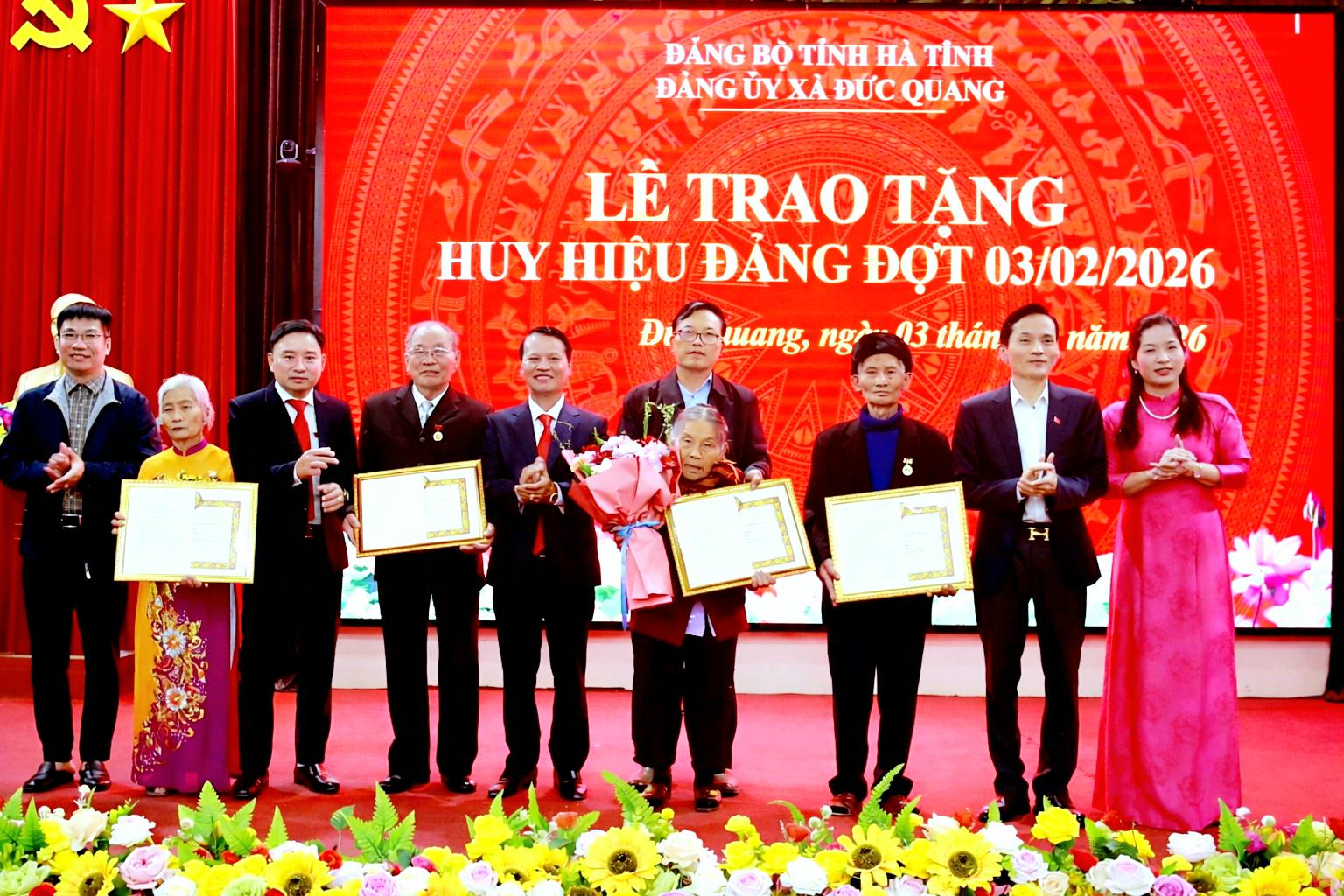 ĐẢNG ỦY XÃ ĐỨC QUANG: LỄ TRAO TẶNG HUY HIỆU ĐẢNG ĐỢT 03/02/2026 