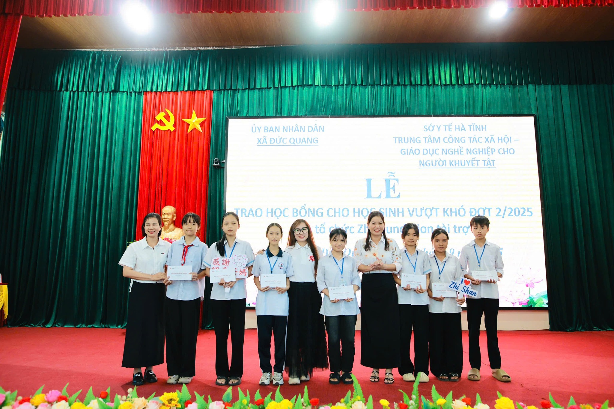 hình ảnh học bổng.jpg